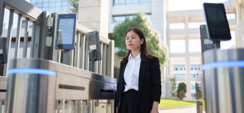 Controle de acesso em grandes empresas